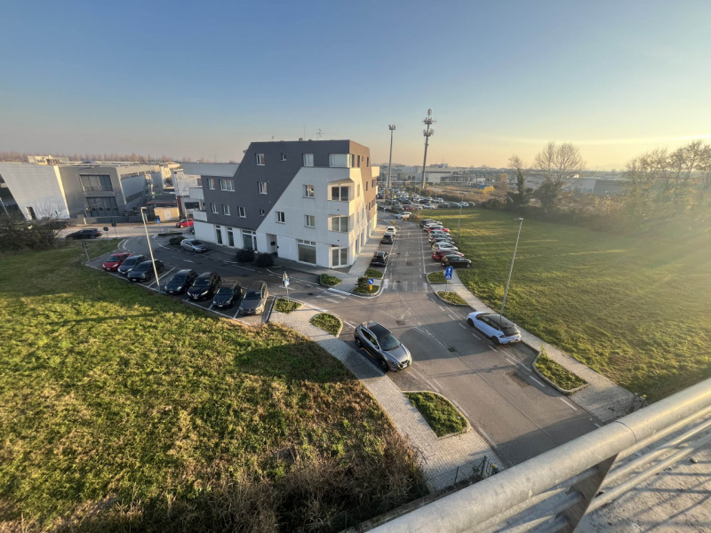 RIF:OM41 MESTRINO CENTRO Proponiamo in vendita in zona centrale curato appartamento servito da as...