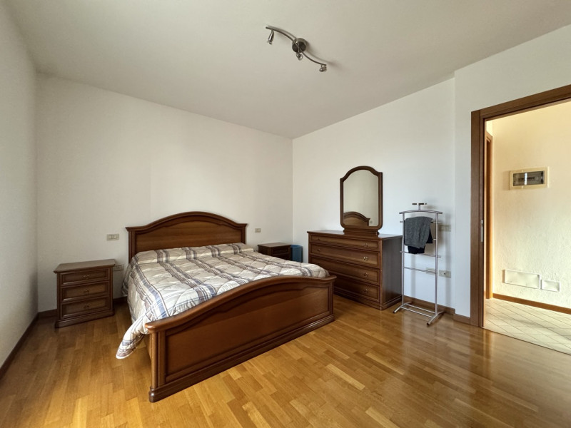 VISITE SOSPESE PER TRATTATIVE IN CORSO.


Colceresa - Appartamento bicamere -Trattative riservate...