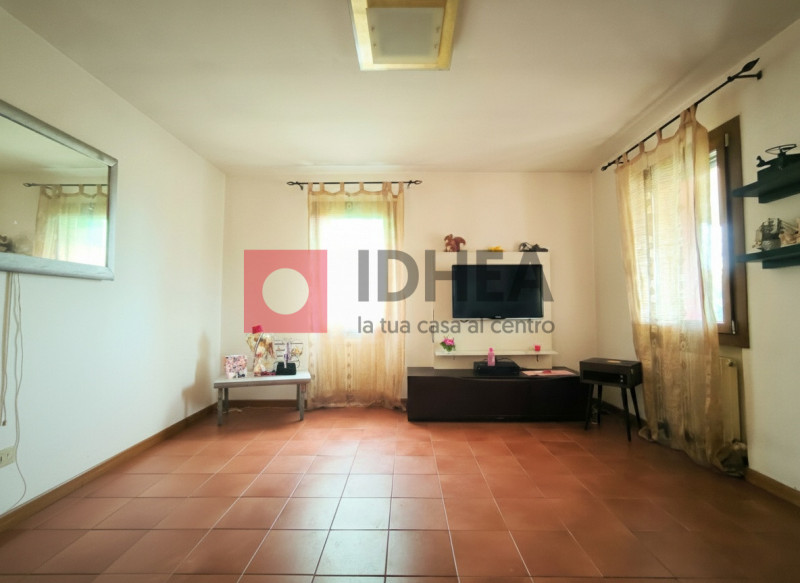 RONCADE
RIFERIMENTO "URA1"

A Roncade, in tranquilla zona residenziale immersa nel verde, ma a du...