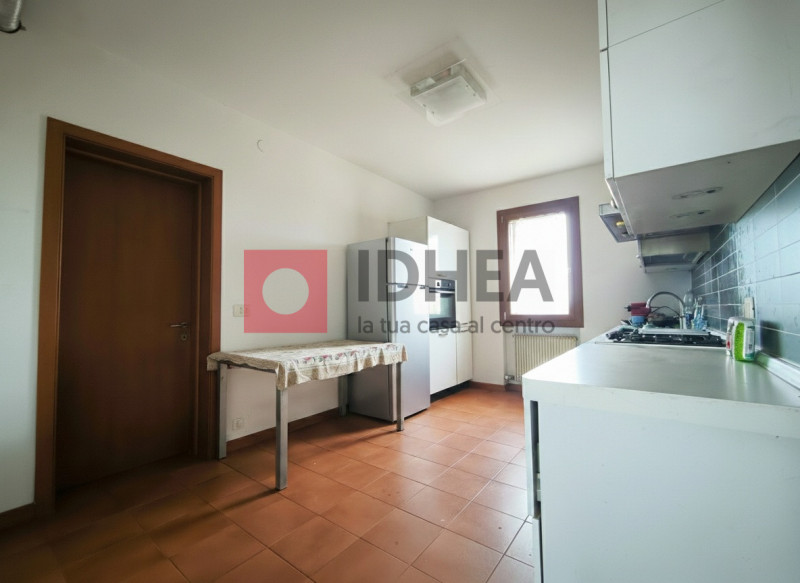 RONCADE
RIFERIMENTO "URA1"

A Roncade, in tranquilla zona residenziale immersa nel verde, ma a du...