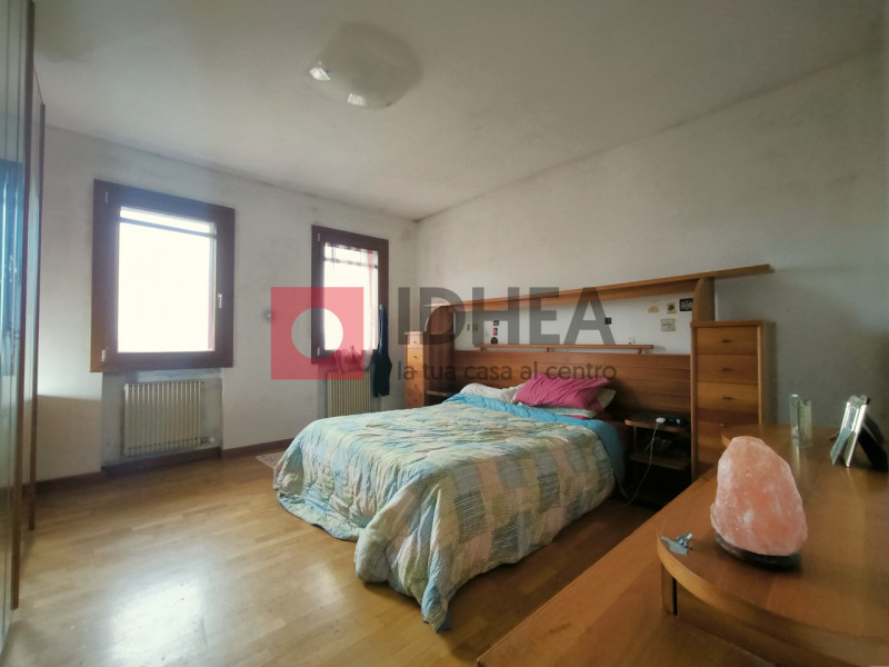 RONCADE
RIFERIMENTO "URA1"

A Roncade, in tranquilla zona residenziale immersa nel verde, ma a du...