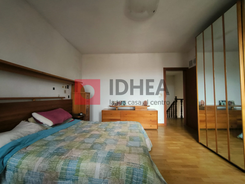 RONCADE
RIFERIMENTO "URA1"

A Roncade, in tranquilla zona residenziale immersa nel verde, ma a du...