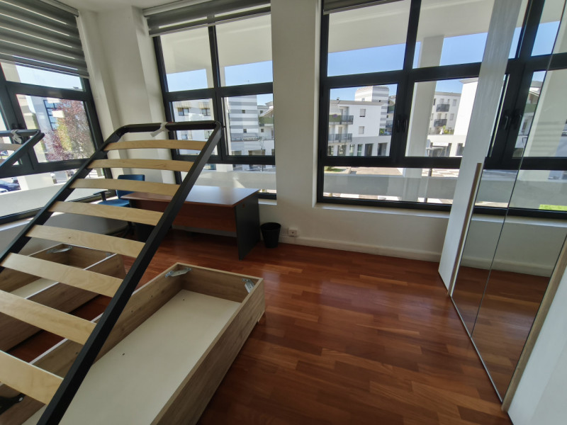 Proponiamo in vendita un immobile ad uso direzionale situato nel cuore di Sarmeola, nel Comune di...