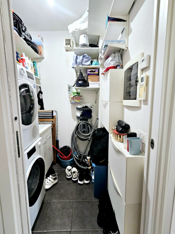 A Este, in zona Meggiaro, proponiamo in vendita moderno appartamento al secondo piano, situato al...