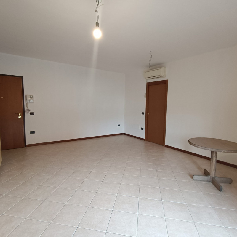 TORRI DI QUARTESOLO: in un contesto tranquillo proponiamo IN AFFITTO al secondo piano bellissimo ...