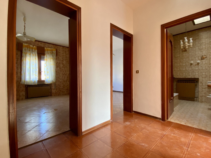 In una palazzina di sole 3 unità abitative, proponiamo in vendita un midi appartamento posto al p...