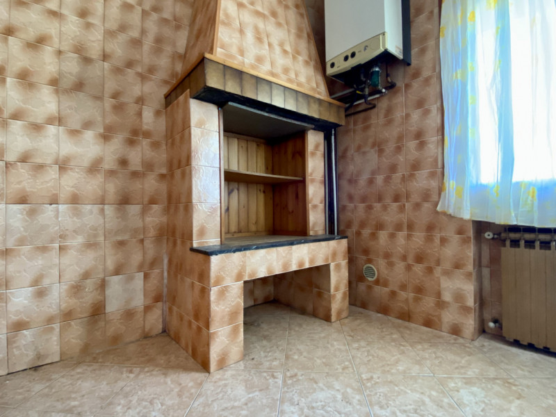 In una palazzina di sole 3 unità abitative, proponiamo in vendita un midi appartamento posto al p...