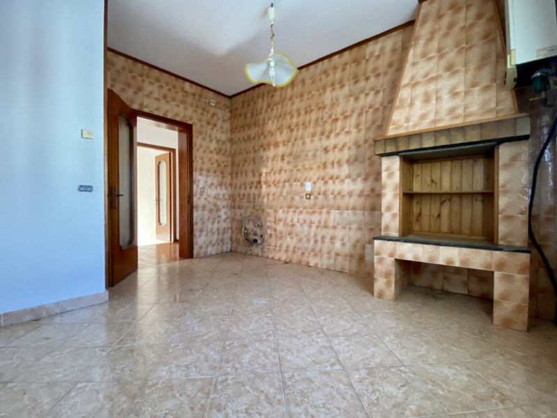 In una palazzina di sole 3 unità abitative, proponiamo in vendita un midi appartamento posto al p...