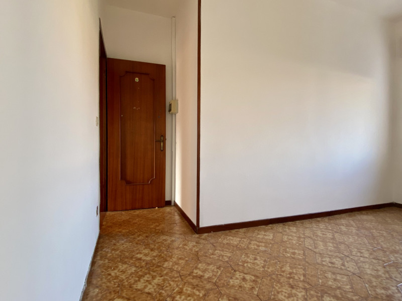 In una palazzina di sole 3 unità abitative, proponiamo in vendita un midi appartamento posto al p...