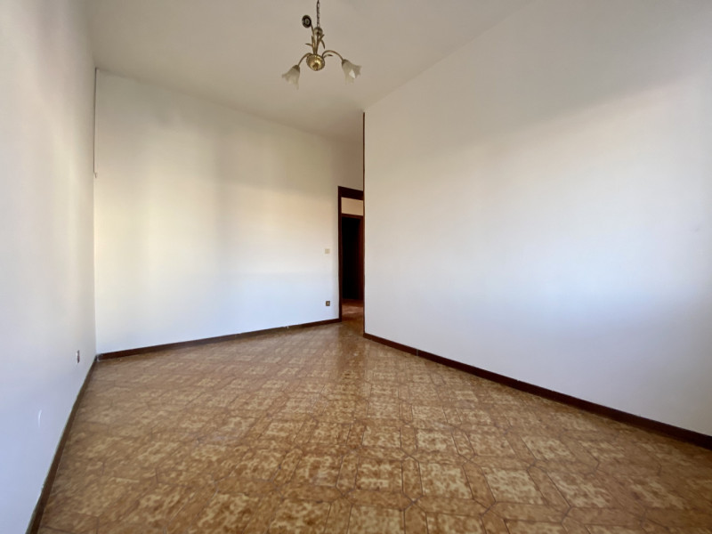 In una palazzina di sole 3 unità abitative, proponiamo in vendita un midi appartamento posto al p...