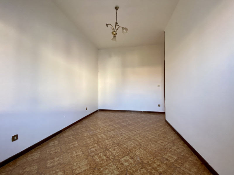 In una palazzina di sole 3 unità abitative, proponiamo in vendita un midi appartamento posto al p...