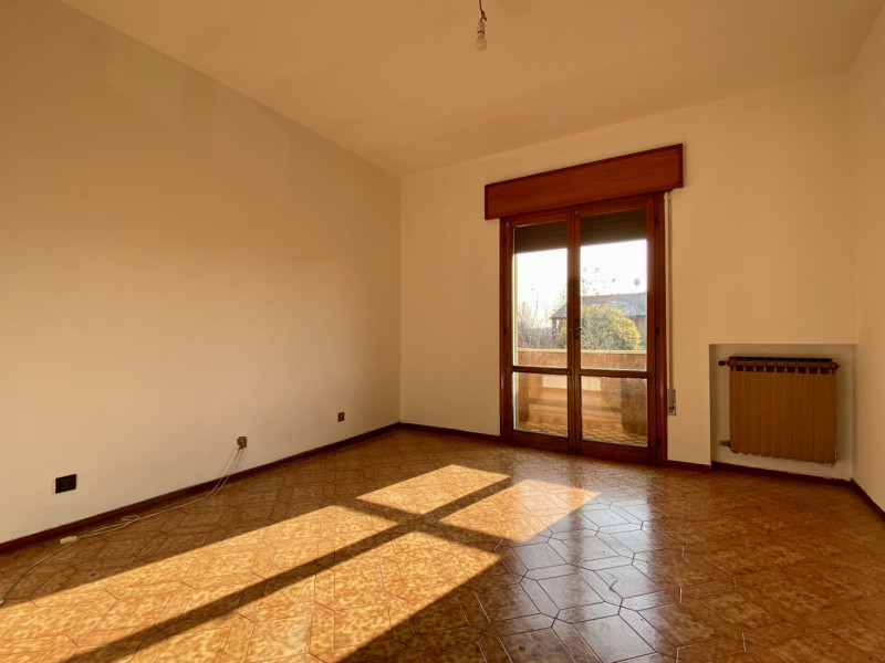 In una palazzina di sole 3 unità abitative, proponiamo in vendita un midi appartamento posto al p...