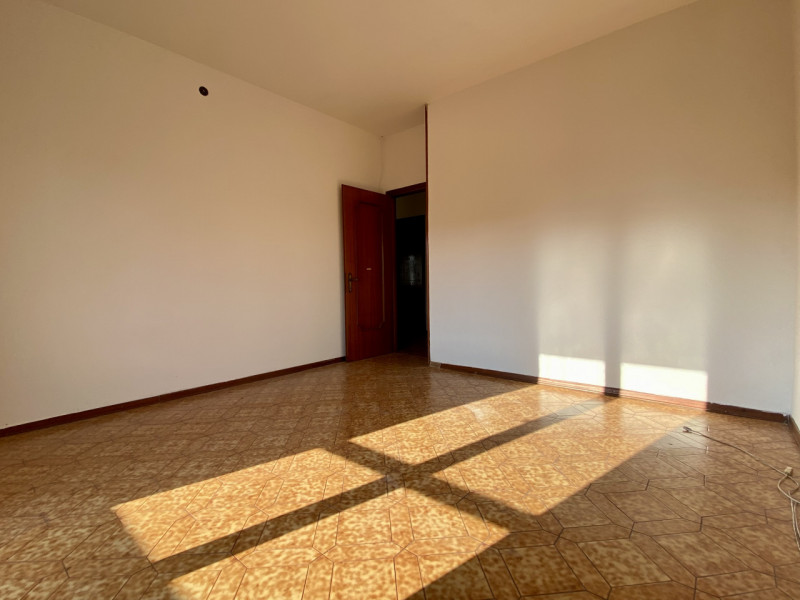 In una palazzina di sole 3 unità abitative, proponiamo in vendita un midi appartamento posto al p...