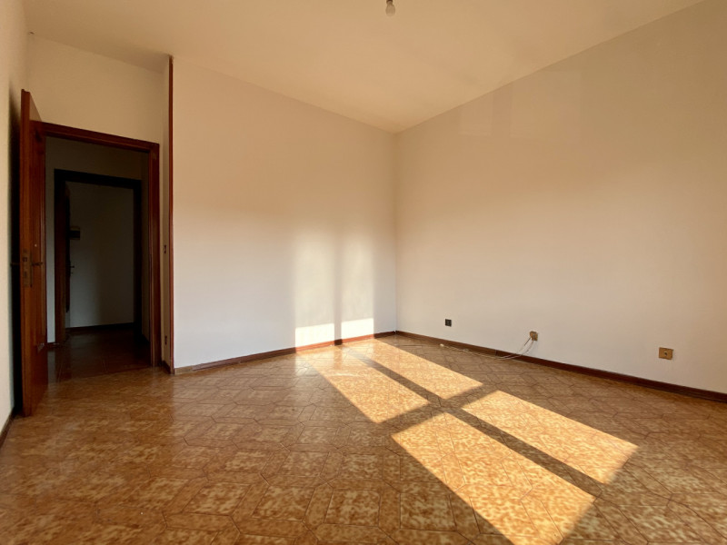 In una palazzina di sole 3 unità abitative, proponiamo in vendita un midi appartamento posto al p...