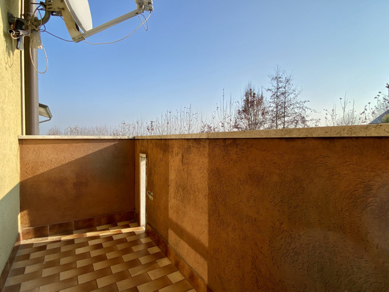 In una palazzina di sole 3 unità abitative, proponiamo in vendita un midi appartamento posto al p...