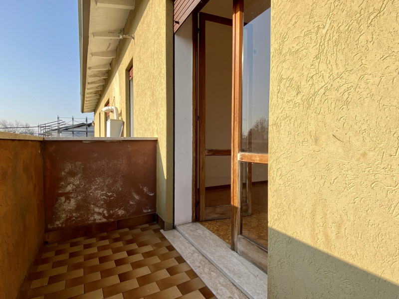 In una palazzina di sole 3 unità abitative, proponiamo in vendita un midi appartamento posto al p...