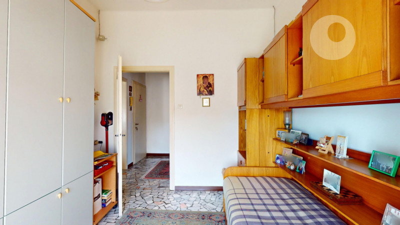 In tranquillo contesto residenziale, comodo a tutti i principali servizi e a breve distanza dal c...