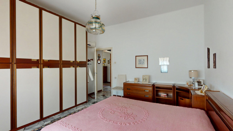 In tranquillo contesto residenziale, comodo a tutti i principali servizi e a breve distanza dal c...