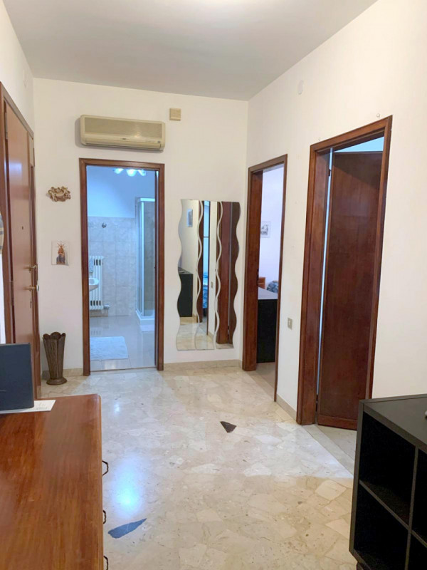 PIAZZE – 2 CAMERE PER INVESTIMENTO €.265.000

Nel cuore pulsante della storica città di Padova, a...