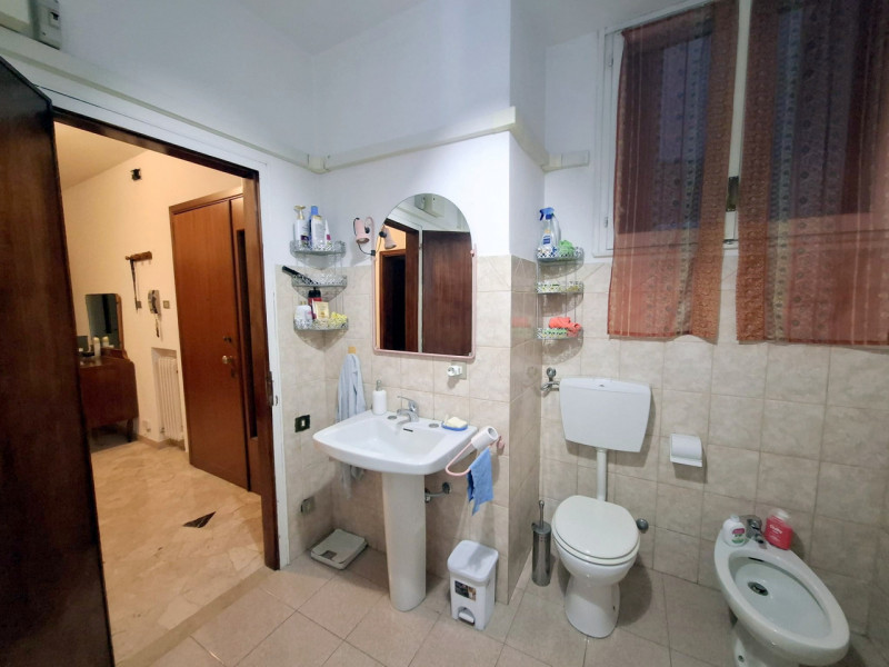 PIAZZE – 2 CAMERE PER INVESTIMENTO €.265.000

Nel cuore pulsante della storica città di Padova, a...