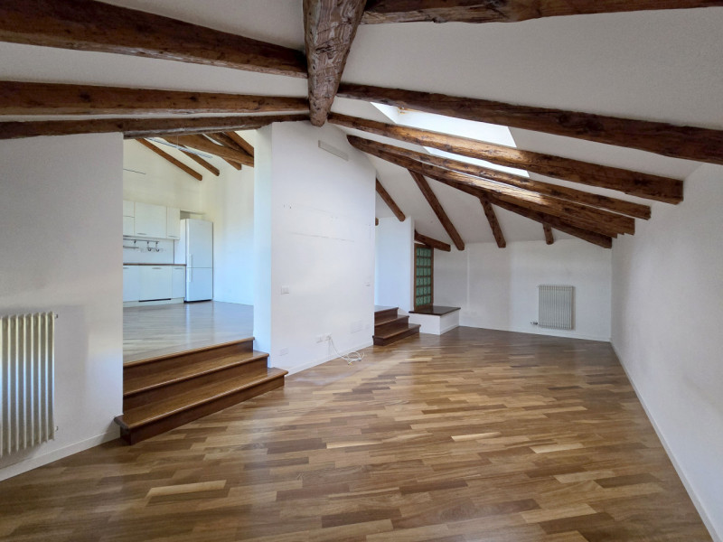 TREVISO Centro dentro le mura zona Città Giardino affittasi a referenziati con redditi documentab...