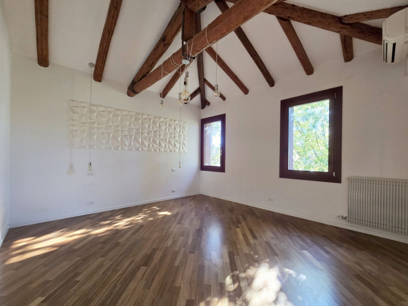 TREVISO Centro dentro le mura zona Città Giardino affittasi a referenziati con redditi documentab...