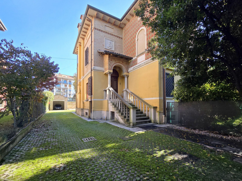 TREVISO Centro dentro le mura zona Città Giardino affittasi a referenziati con redditi documentab...