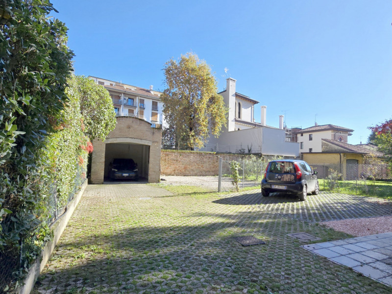 TREVISO Centro dentro le mura zona Città Giardino affittasi a referenziati con redditi documentab...