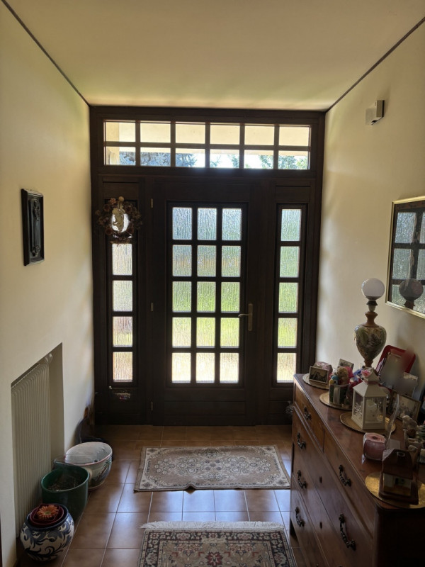 Nel cuore di Maser, proponiamo in vendita una rara opportunità: casa singola terratetto immersa n...