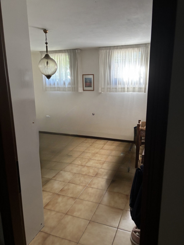 Nel cuore di Maser, proponiamo in vendita una rara opportunità: casa singola terratetto immersa n...