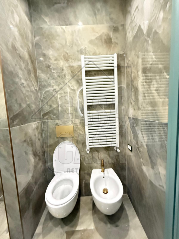 Scopri questa straordinaria opportunità di acquisto nel cuore pulsante di Padova, precisamente in...