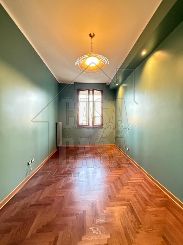 Scopri questa straordinaria opportunità di acquisto nel cuore pulsante di Padova, precisamente in...