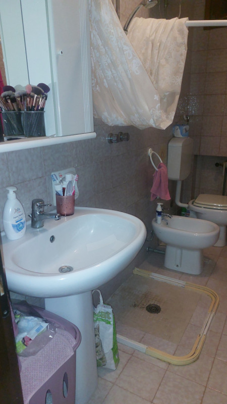 In posizione centrale della Guizza, comodissimo al tram e ai servizi, proponiamo miniappartamento...