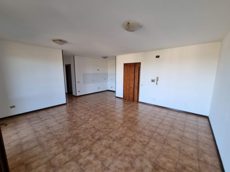 Albettone (VI), Frazione di Lovolo, proponiamo in Vendita Spazioso Appartamento al piano secondo ...