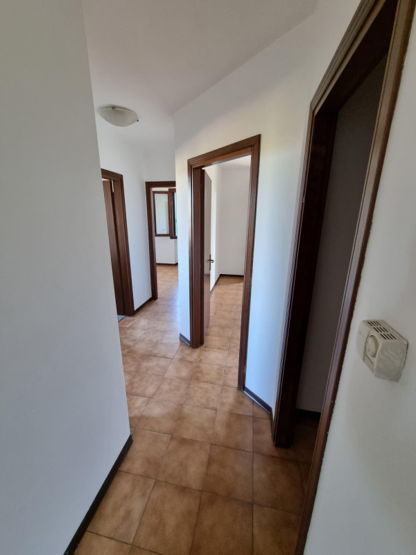 Albettone (VI), Frazione di Lovolo, proponiamo in Vendita Spazioso Appartamento al piano secondo ...