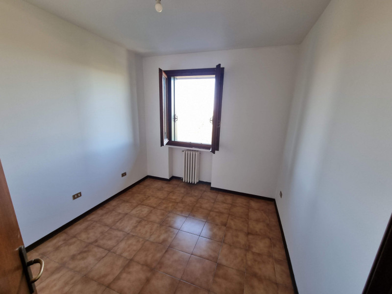 Albettone (VI), Frazione di Lovolo, proponiamo in Vendita Spazioso Appartamento al piano secondo ...