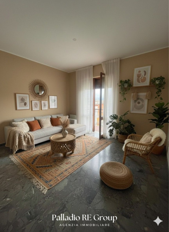 Scopri questo incantevole appartamento quadrilocale situato nel cuore di Vicenza, in un contesto ...