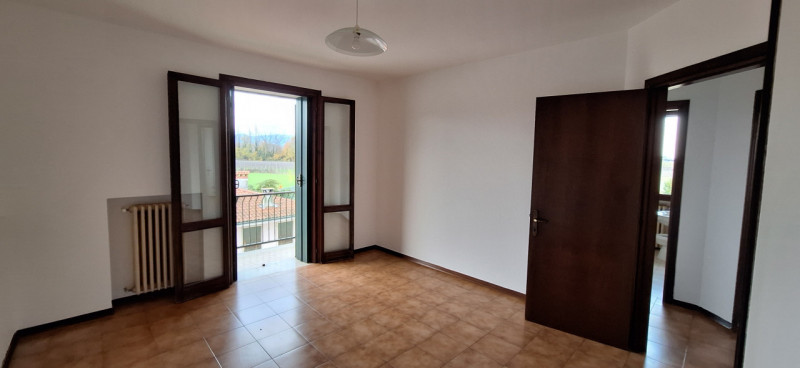 Albettone (VI), Frazione di Lovolo, proponiamo in Vendita Spazioso Appartamento al piano secondo ...