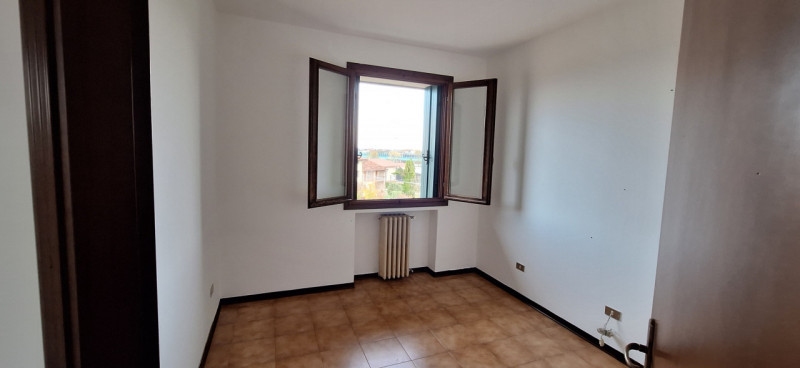 Albettone (VI), Frazione di Lovolo, proponiamo in Vendita Spazioso Appartamento al piano secondo ...