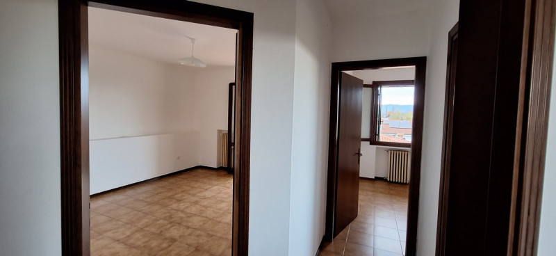 Albettone (VI), Frazione di Lovolo, proponiamo in Vendita Spazioso Appartamento al piano secondo ...