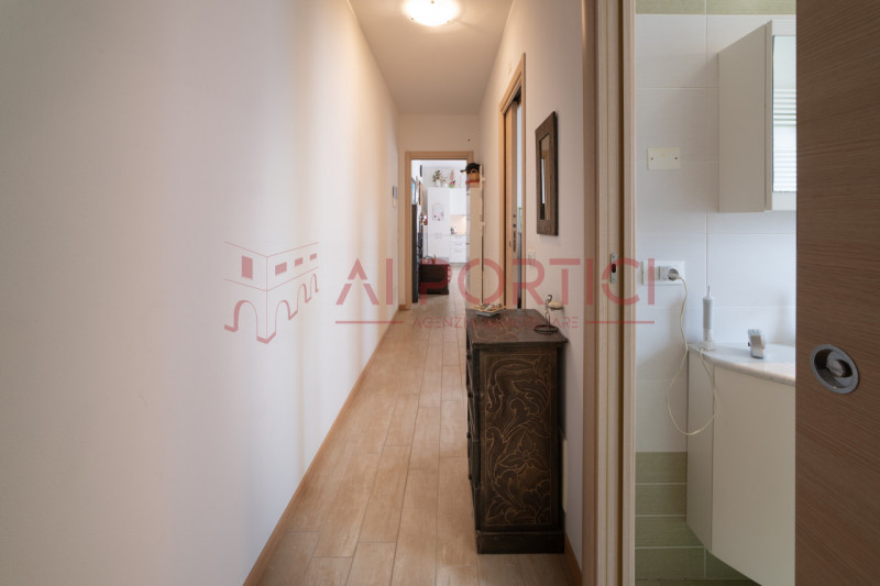 PIOVE DI SACCO loc. Piovega - luminoso APPARTAMENTO, grazie all'esposizione Est - Sud, che offre ...