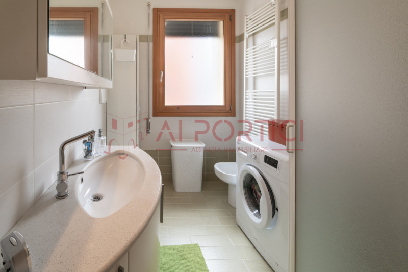 PIOVE DI SACCO loc. Piovega - luminoso APPARTAMENTO, grazie all'esposizione Est - Sud, che offre ...