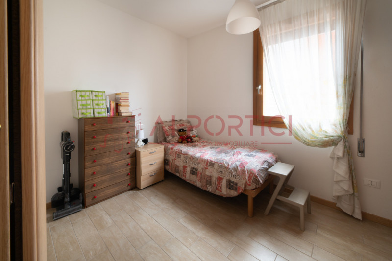 PIOVE DI SACCO loc. Piovega - luminoso APPARTAMENTO, grazie all'esposizione Est - Sud, che offre ...