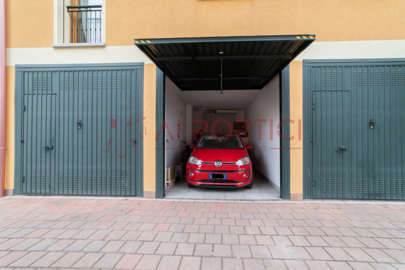 PIOVE DI SACCO loc. Piovega - luminoso APPARTAMENTO, grazie all'esposizione Est - Sud, che offre ...