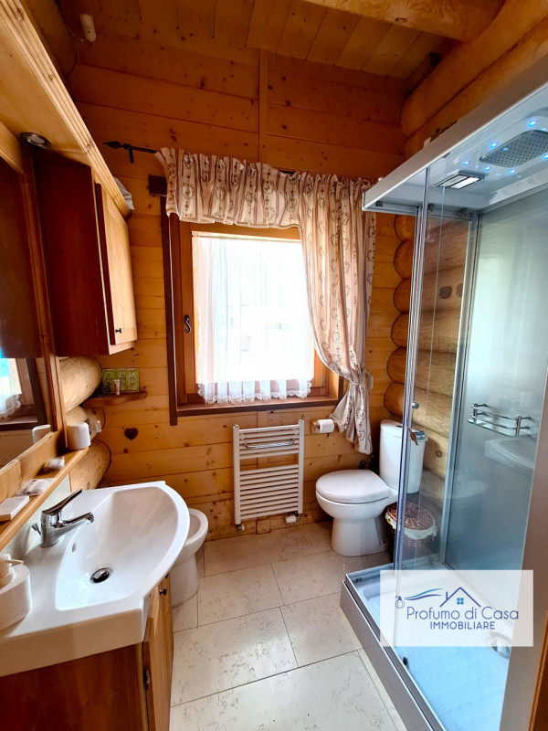 COMELICO SUPERIORE - Vi proponiamo in esclusiva uno splendido Chalet con vista sulle montagne, st...