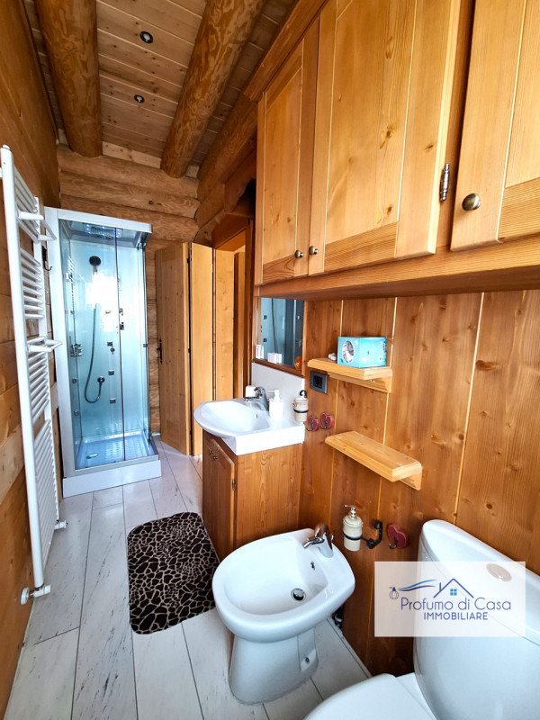 COMELICO SUPERIORE - Vi proponiamo in esclusiva uno splendido Chalet con vista sulle montagne, st...