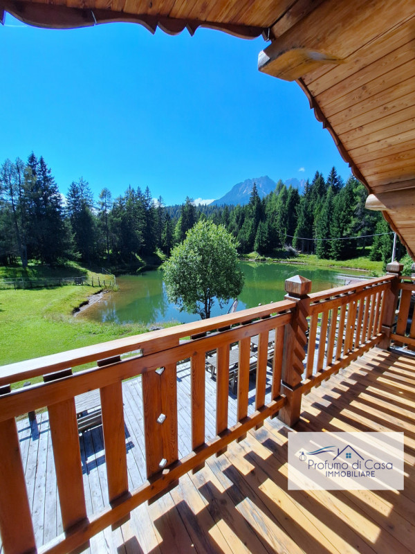 COMELICO SUPERIORE - Vi proponiamo in esclusiva uno splendido Chalet con vista sulle montagne, st...