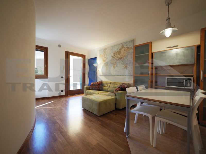 PREGANZIOL: In zona centralissima proponiamo appartamento al piano terra con ingresso indipendent...