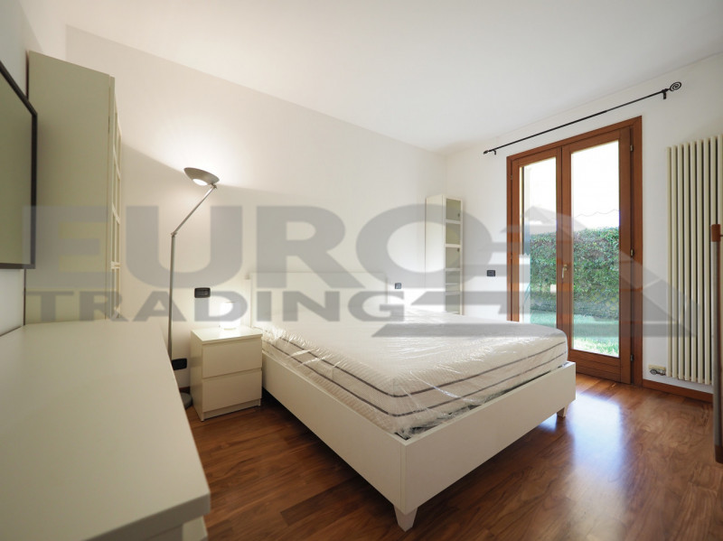 PREGANZIOL: In zona centralissima proponiamo appartamento al piano terra con ingresso indipendent...