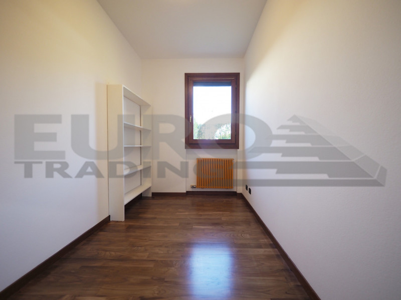 PREGANZIOL: In zona centralissima proponiamo appartamento al piano terra con ingresso indipendent...